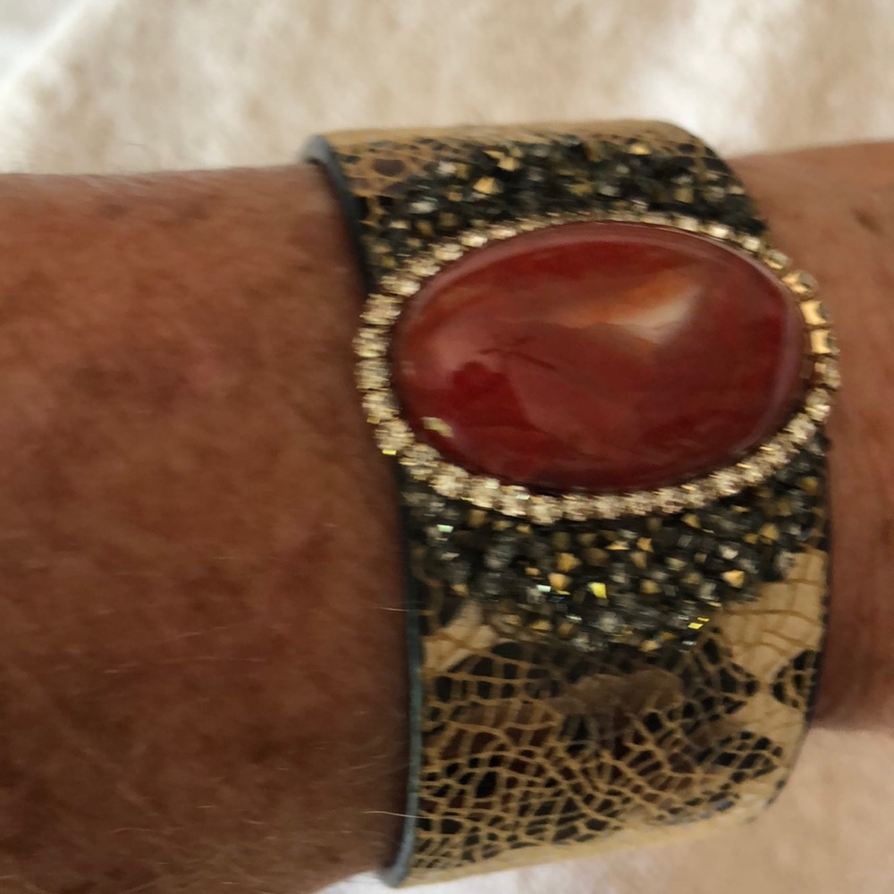 CUFF BRACELET